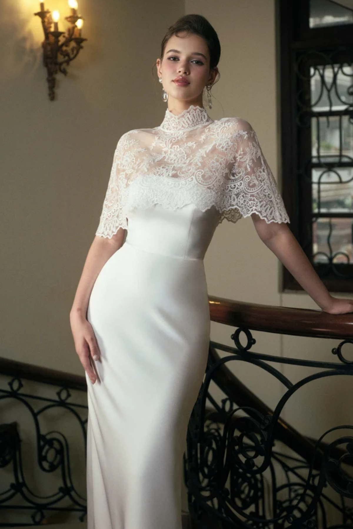 Virelia Cape - Lace Cape