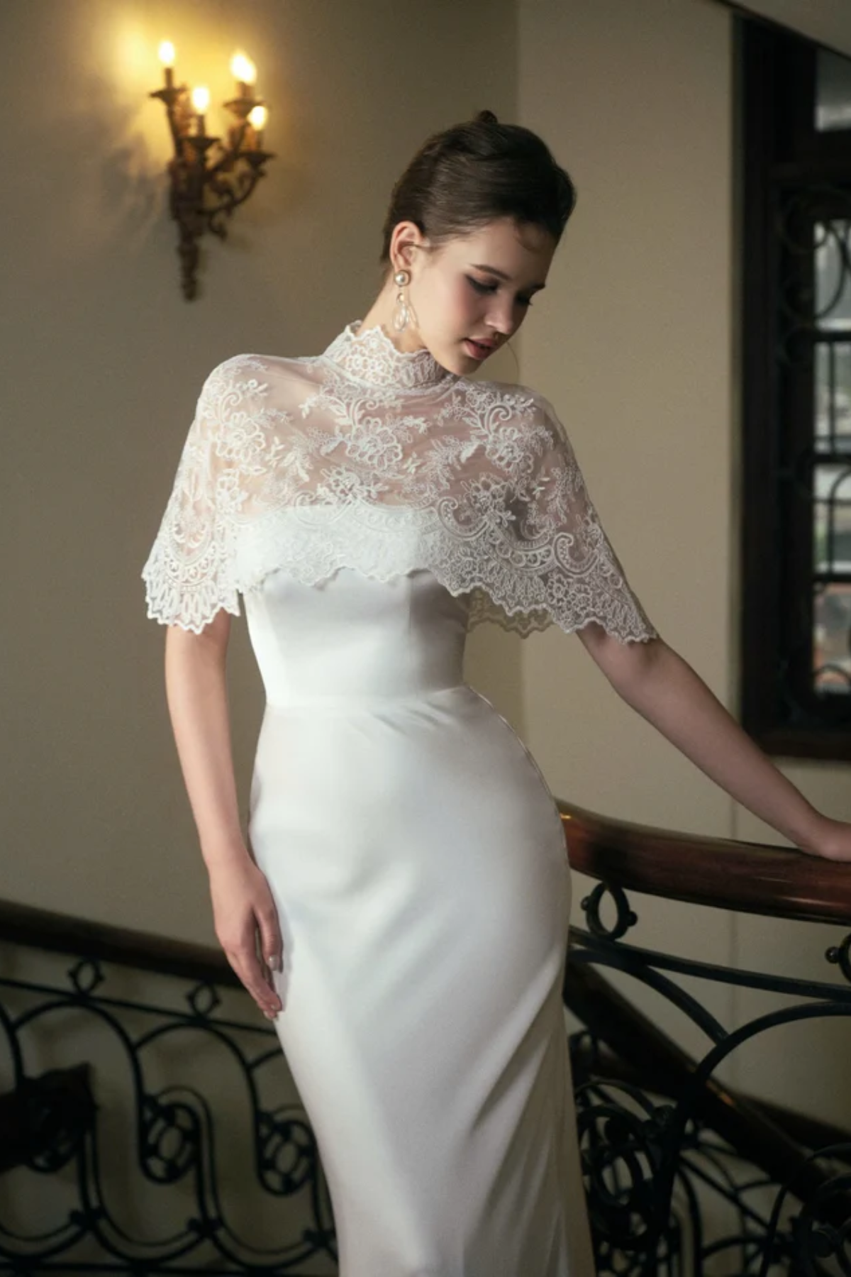 Virelia Cape - Lace Cape