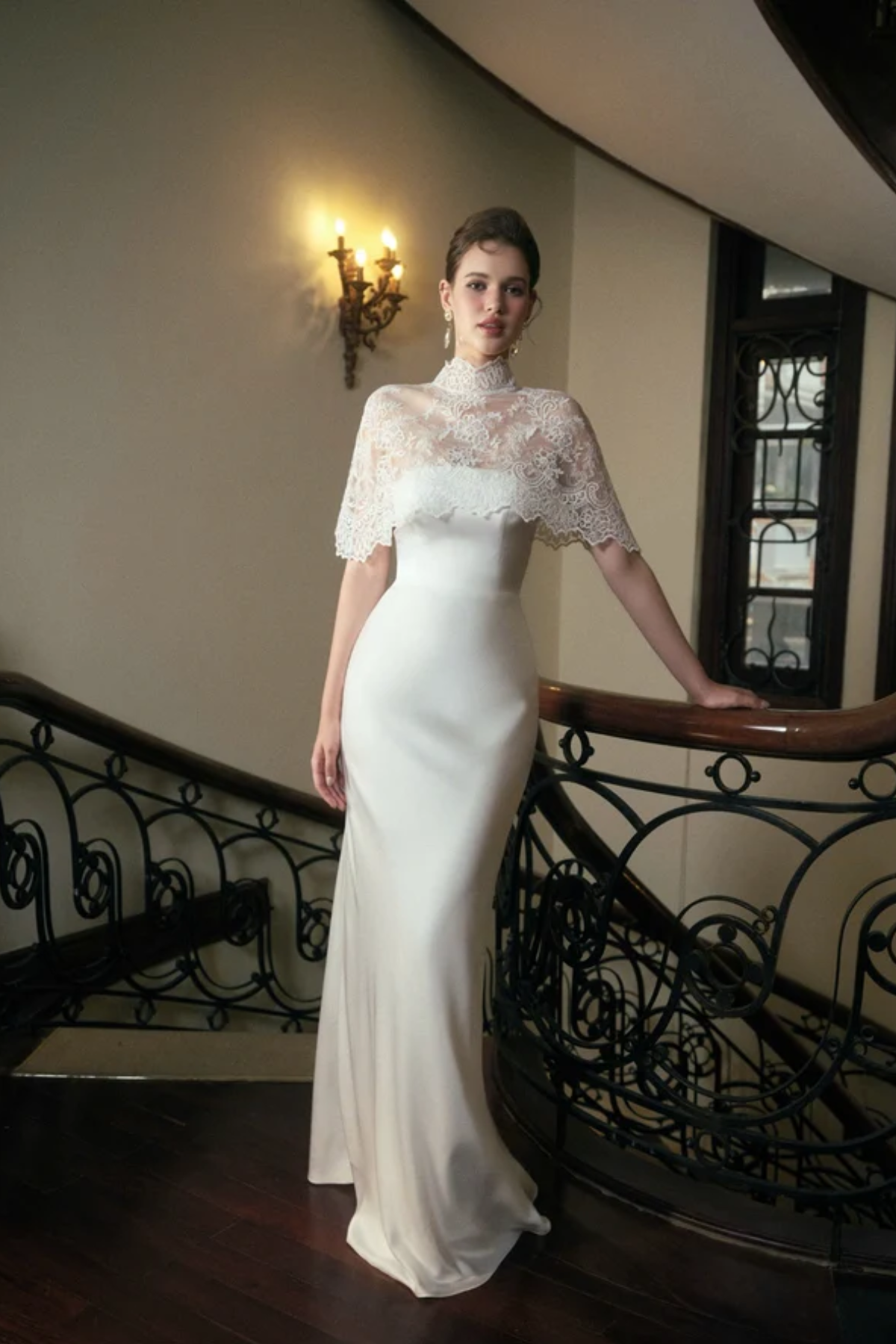 Virelia Cape - Lace Cape
